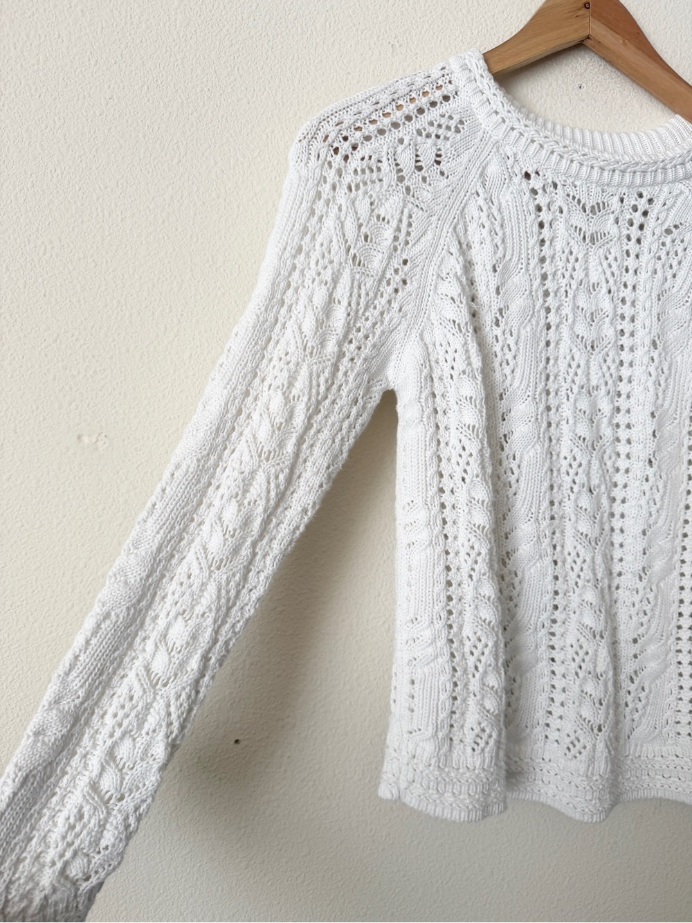 Sezane MEDIUM Zachary crochet knit crewneck jumper sweater in Ecru - Picture 4 of 7